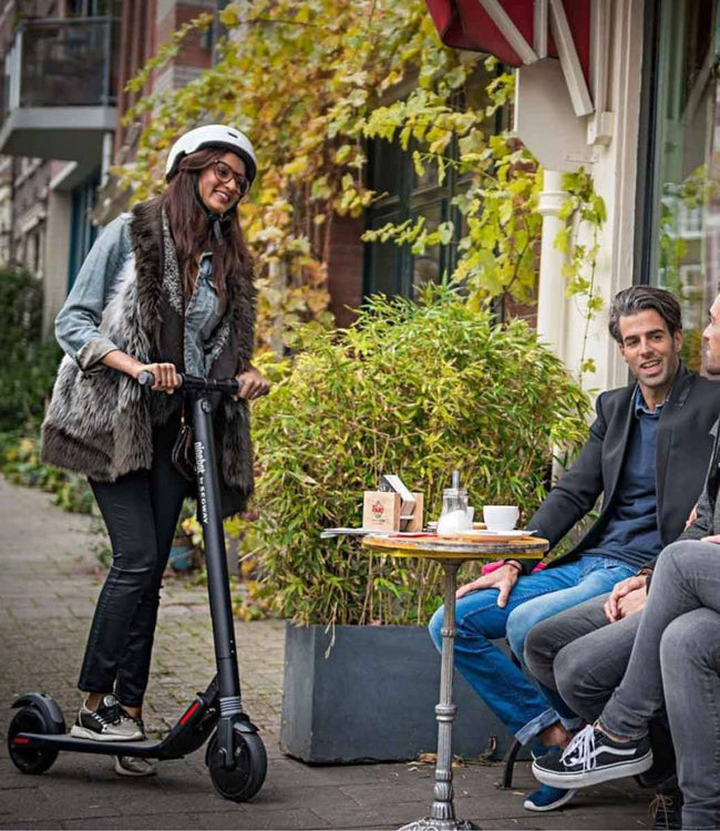 Segway-Ninebot Kickscooter ES1 lifestyle
